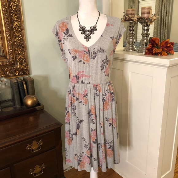 torrid Dresses & Skirts - Torrid Gray Floral Jersey Knit Dress Plus Sz 1 1X